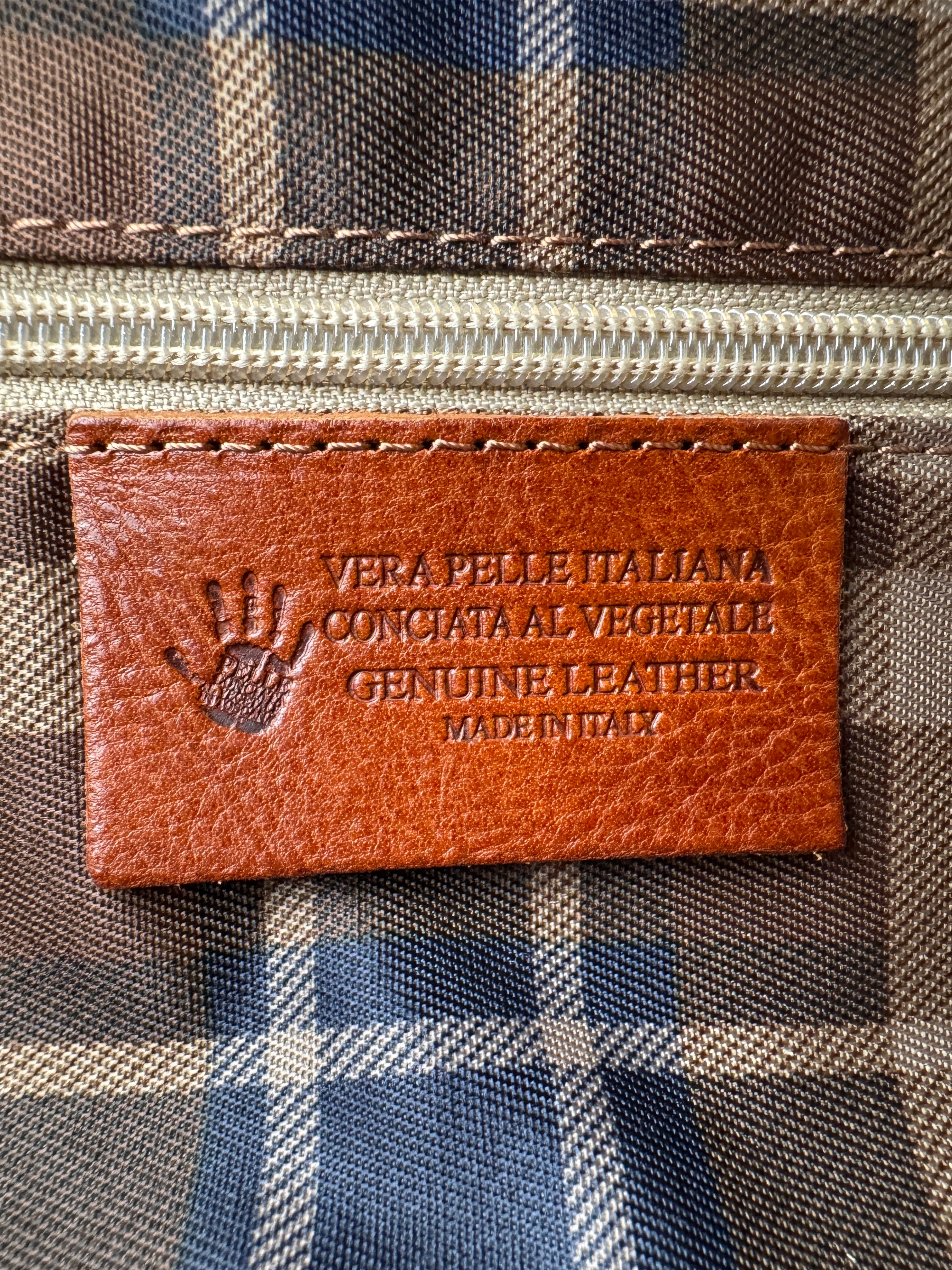 Borsa a Spalla CINERARIA - in Vera Pelle Tamponata Made in Italy