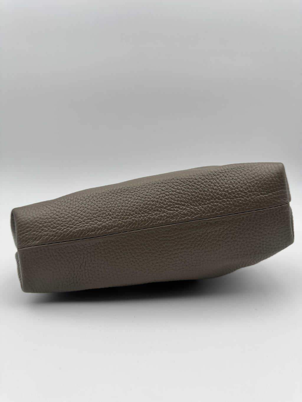Borsa Pouch PEONIA - in Vera Pelle Martellata Made in Italy