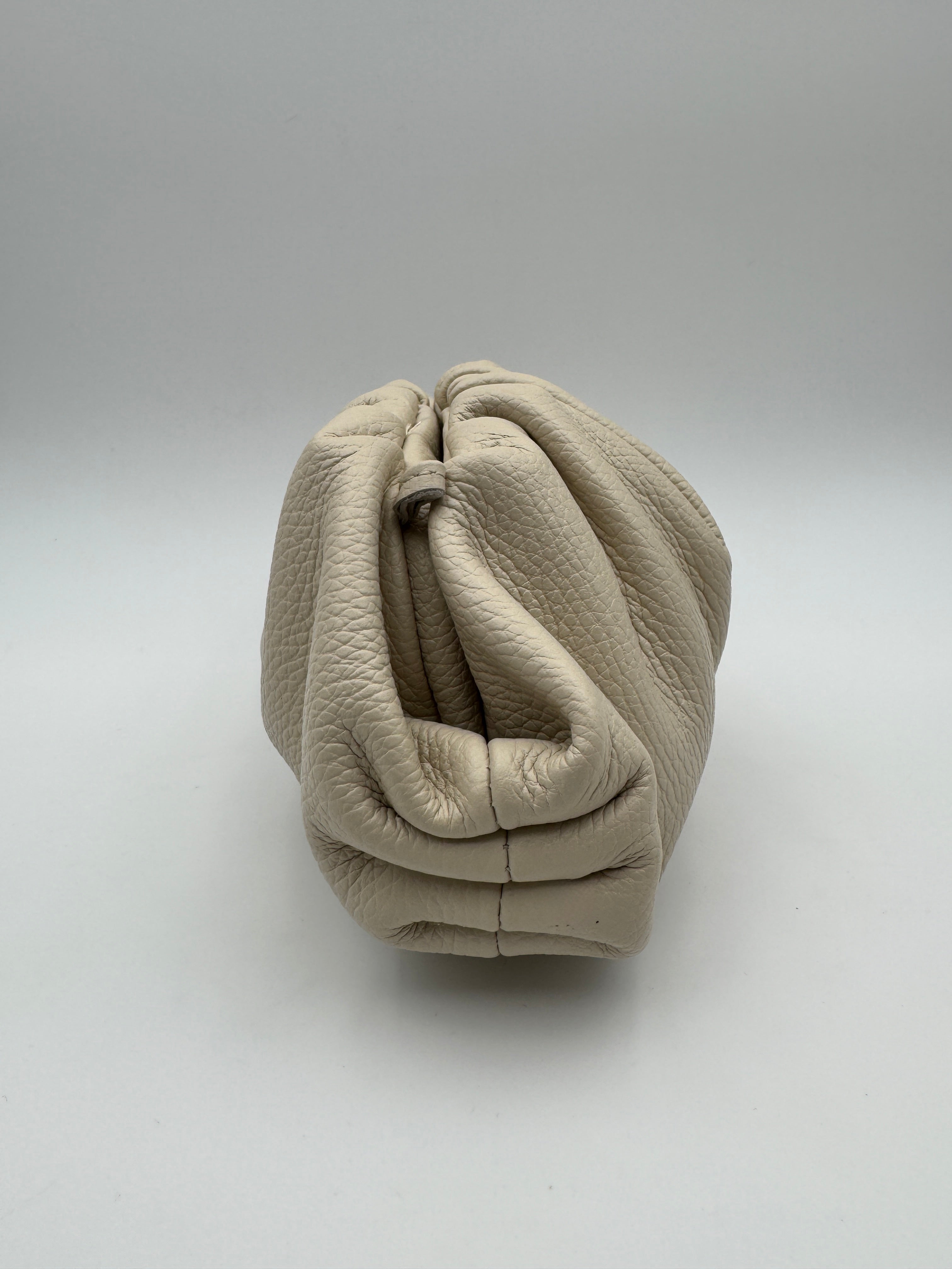 Borsa Pouch GERBERA - in Vera Pelle Martellata Made in Italy