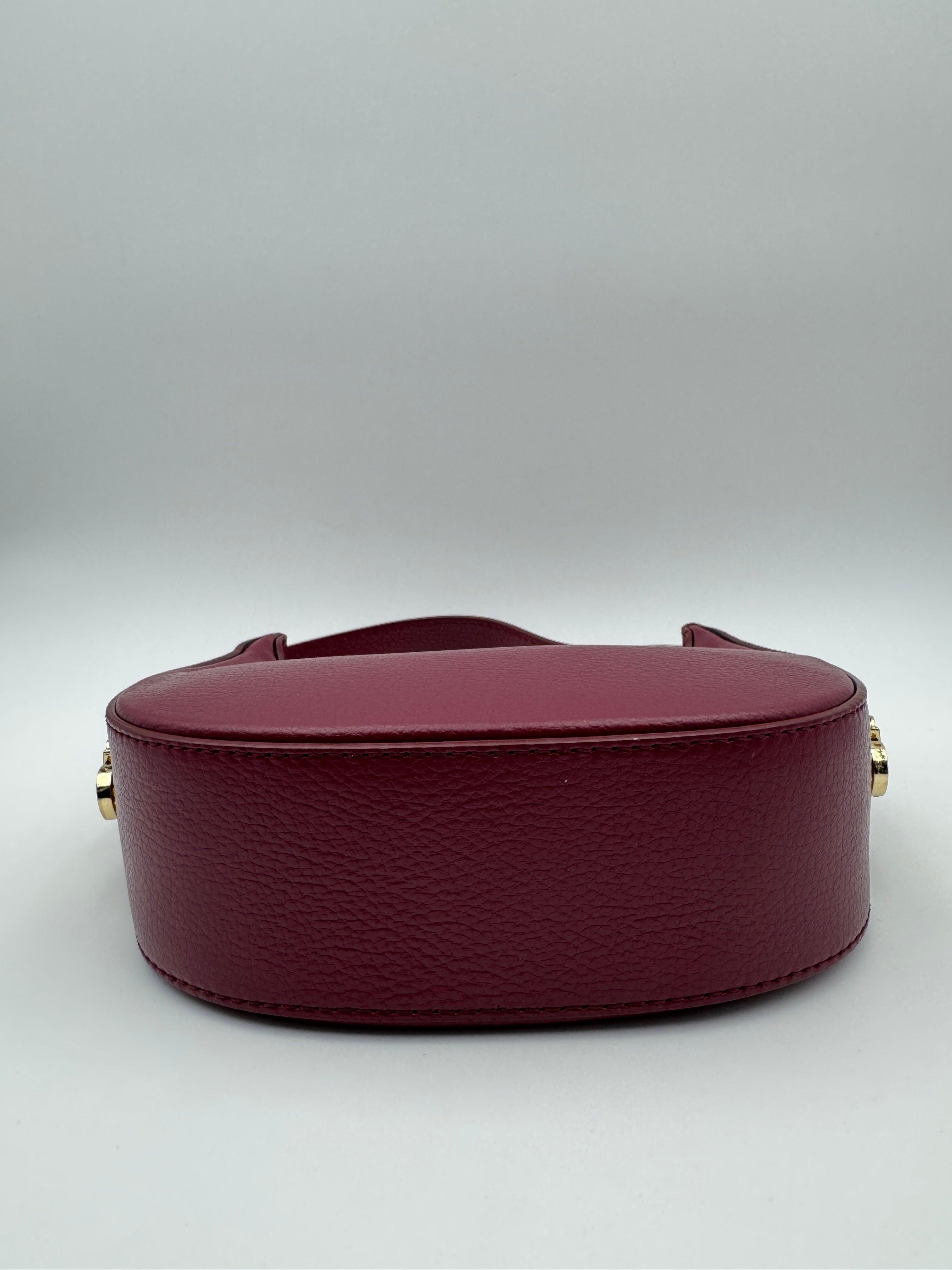 Borsa Mezzaluna GLICINE - in Vera Pelle Martellata Made in Italy