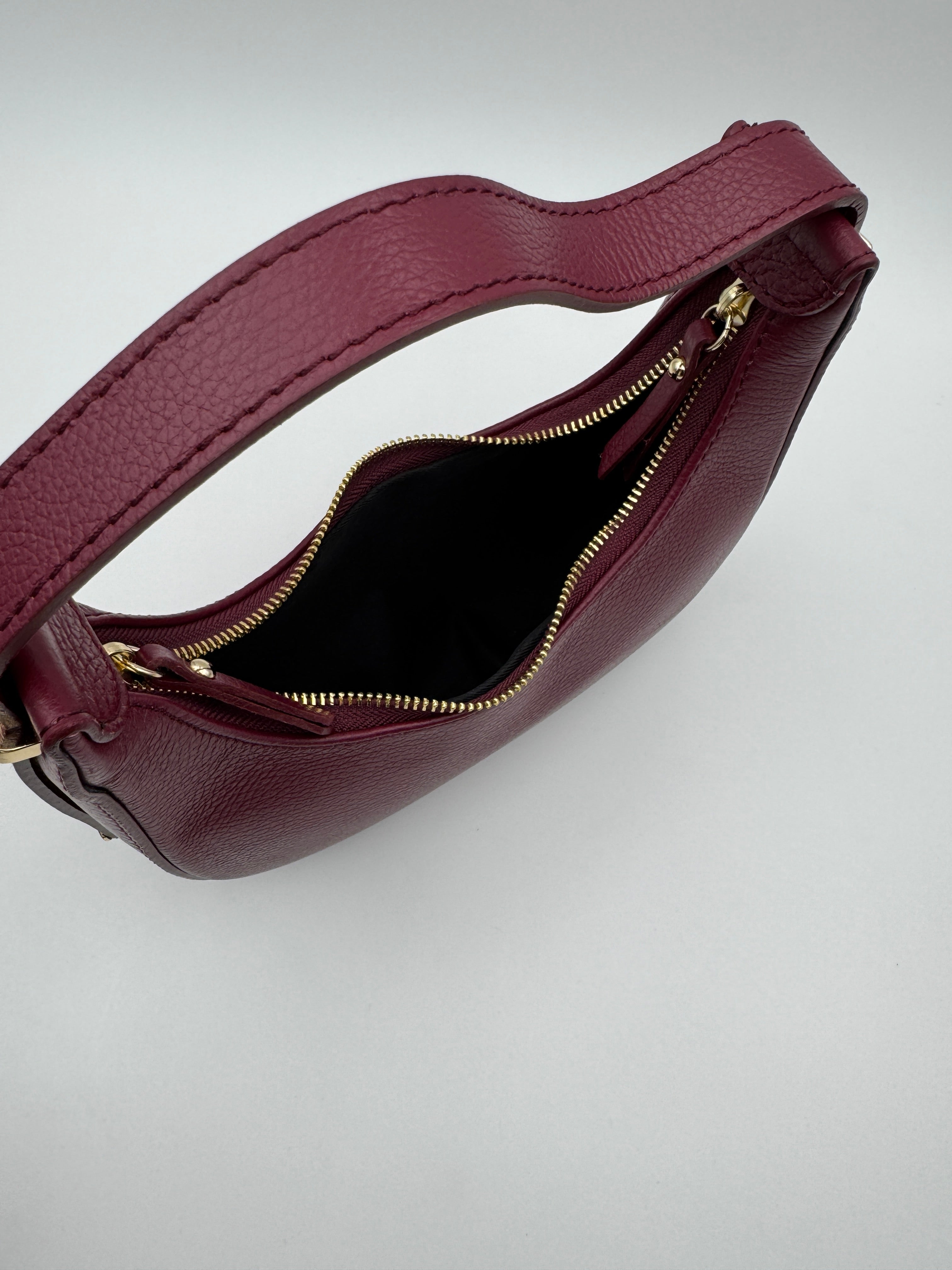 Borsa Mezzaluna GLICINE - in Vera Pelle Martellata Made in Italy