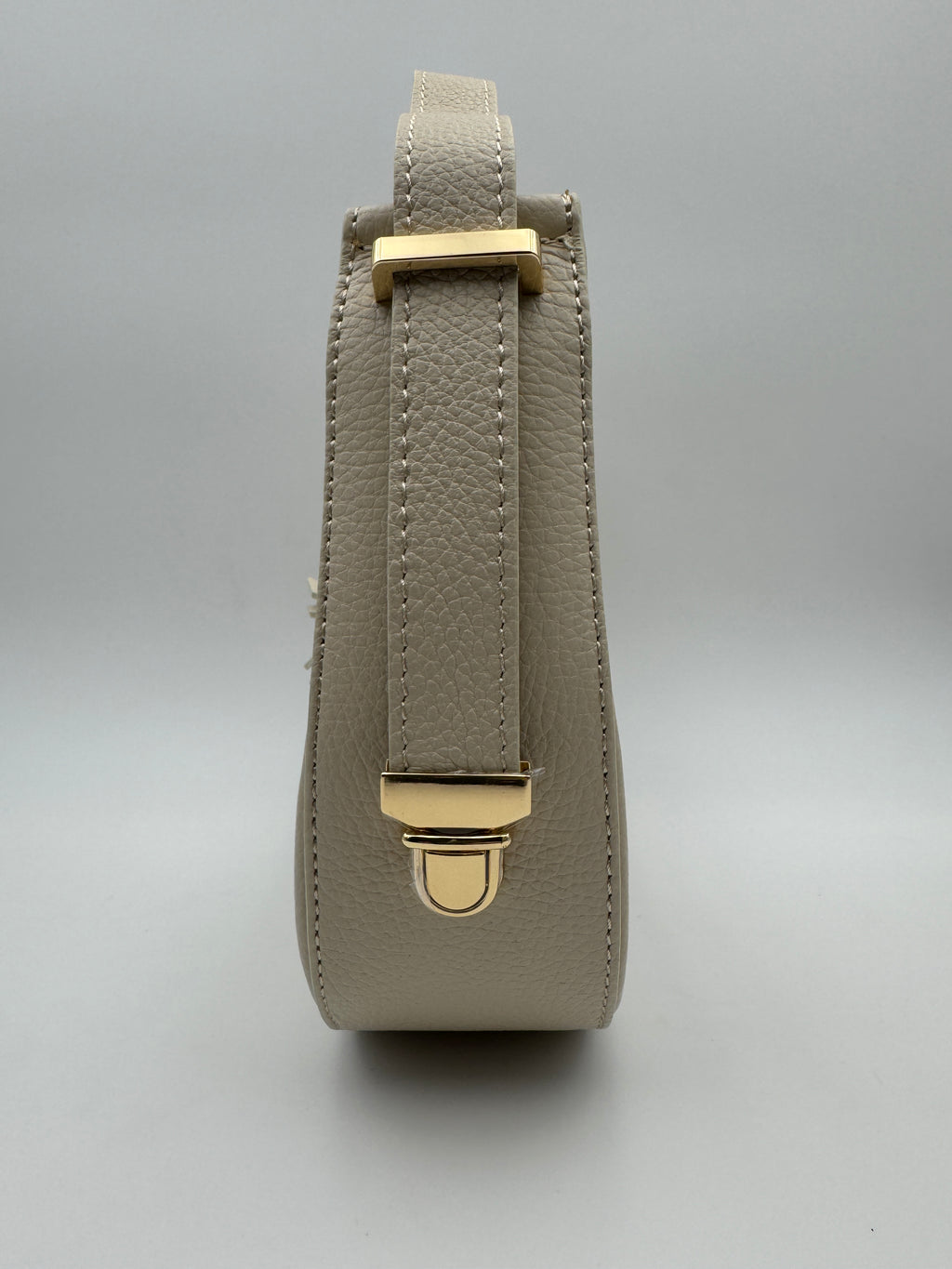 Borsa Mezzaluna GLICINE - in Vera Pelle Martellata Made in Italy