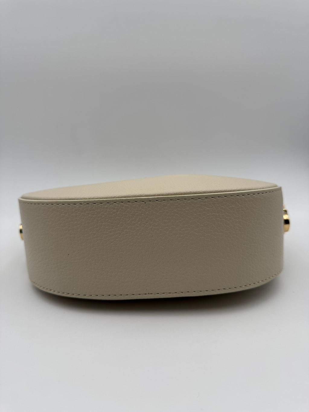 Borsa Mezzaluna GLICINE - in Vera Pelle Martellata Made in Italy