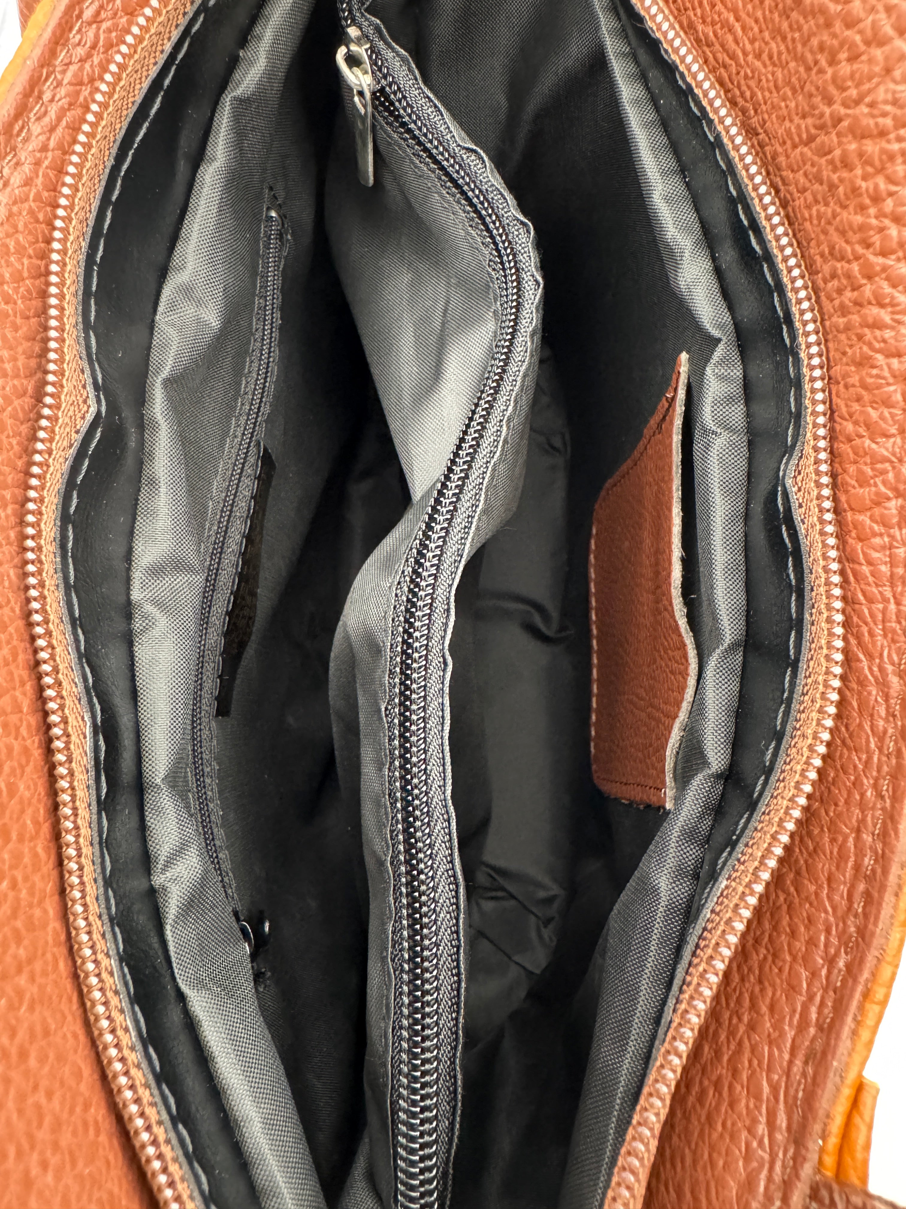 Borsa Zaino PAPAVERO - in Vera Pelle Martellata Made in Italy