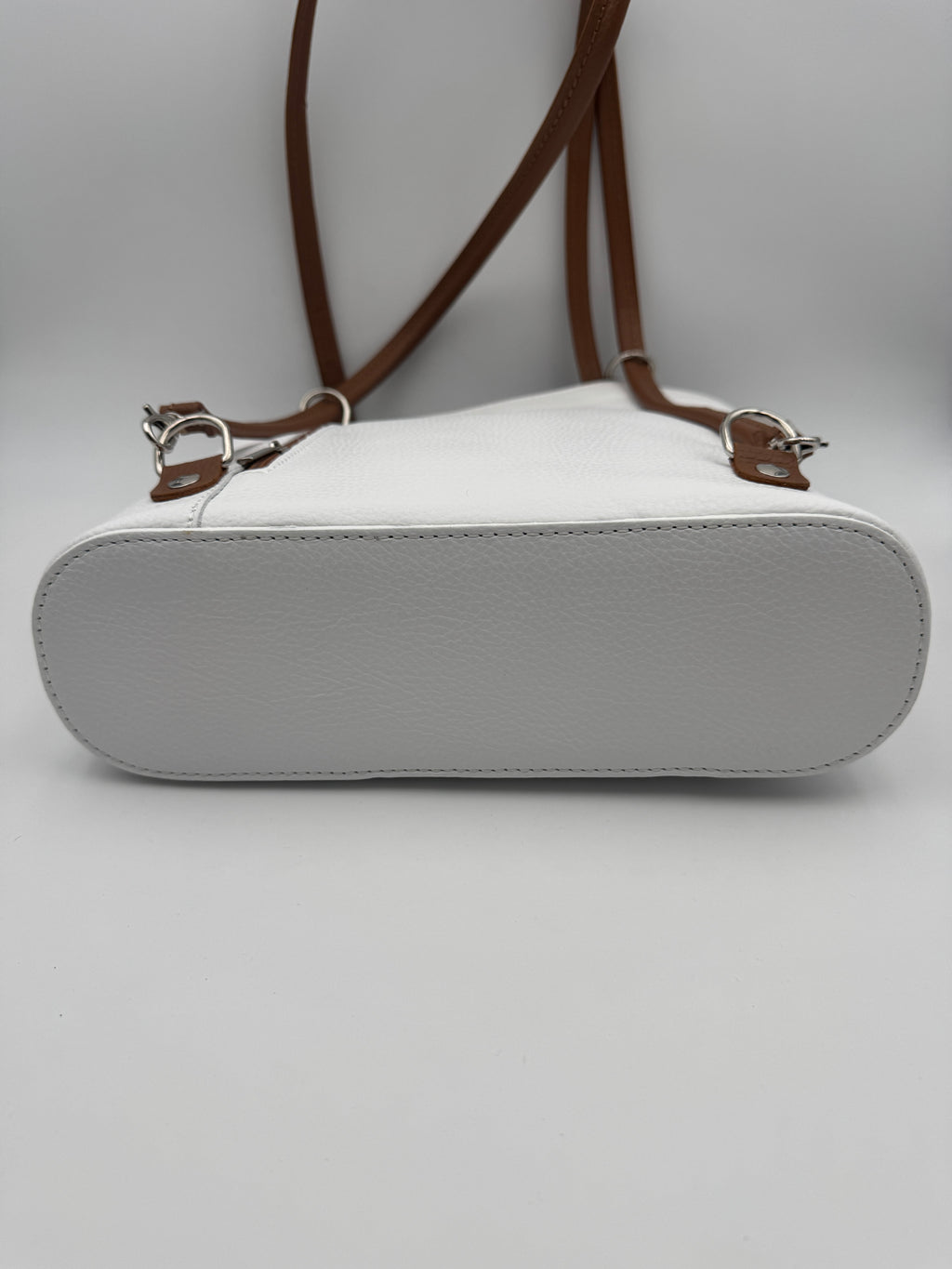 Borsa Zaino PAPAVERO - in Vera Pelle Martellata Made in Italy