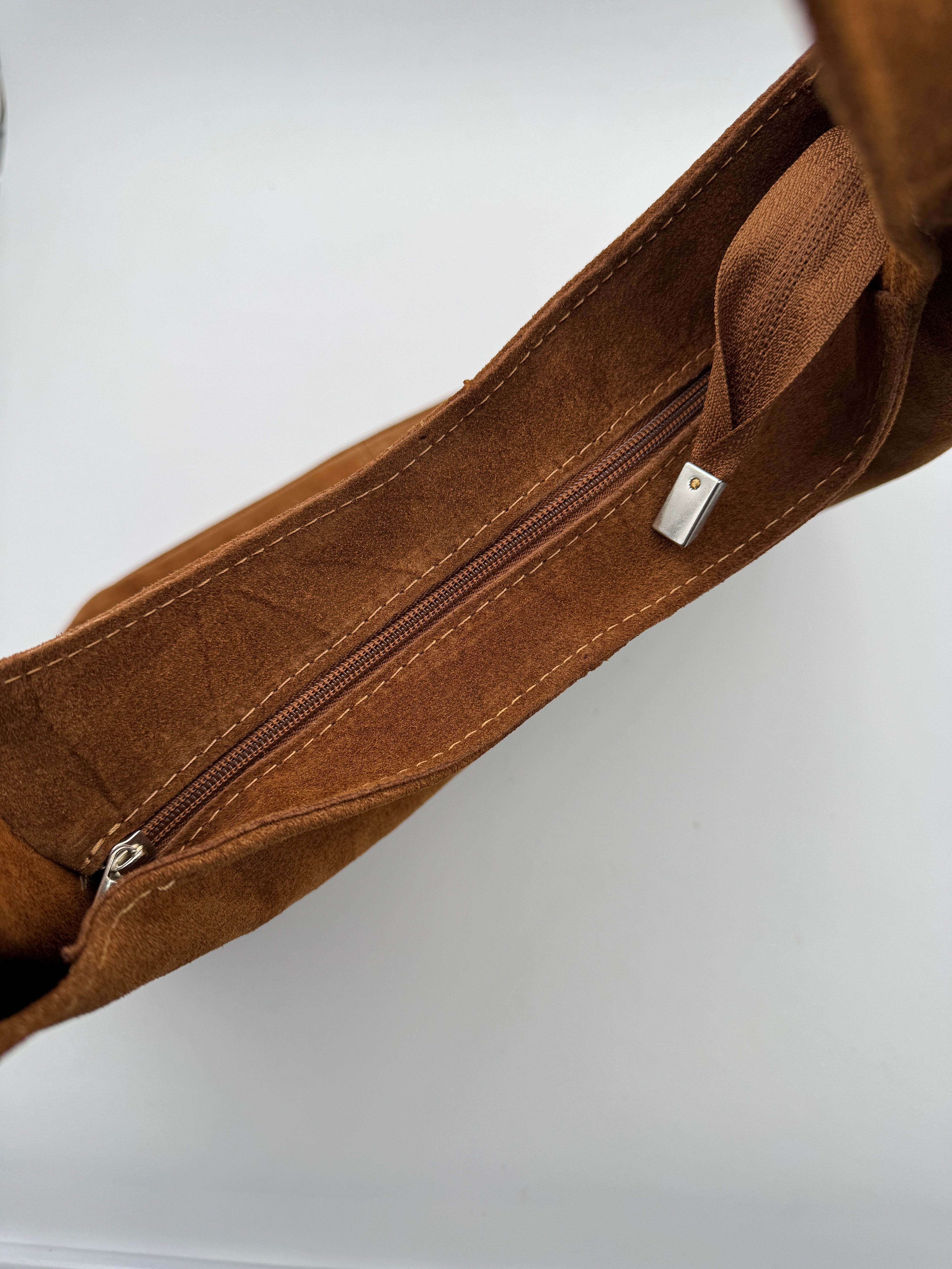 Borsa Hobo LAVANDA - in Vera Pelle Scamosciata Made in Italy